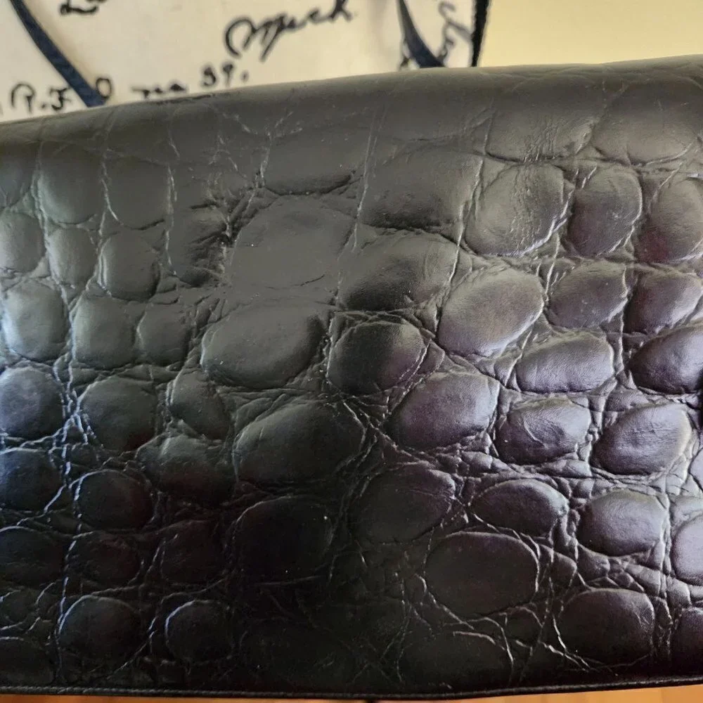 Sondra Roberts Vintage Black Classic Croc Embossed Leather Crossbody Bag